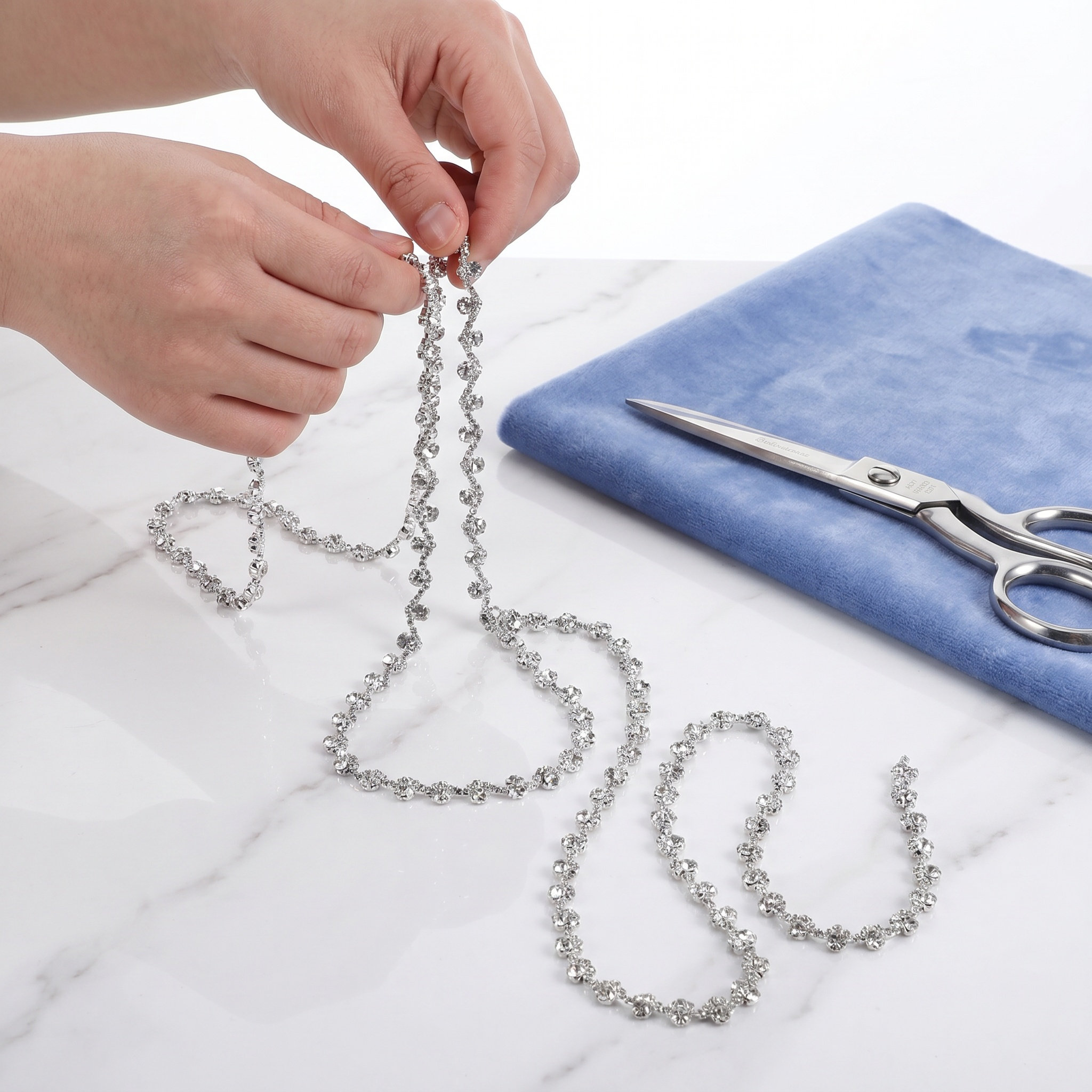 Ozdobny łańcuszek z kryształka – Sew On Rhinestone recenzja i cena